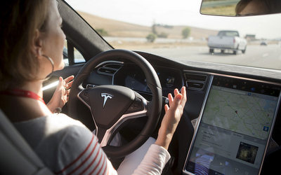 Tesla looks at the sharing economy