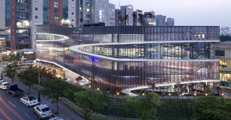 Herma parking building facade changes colour depending on light conditions